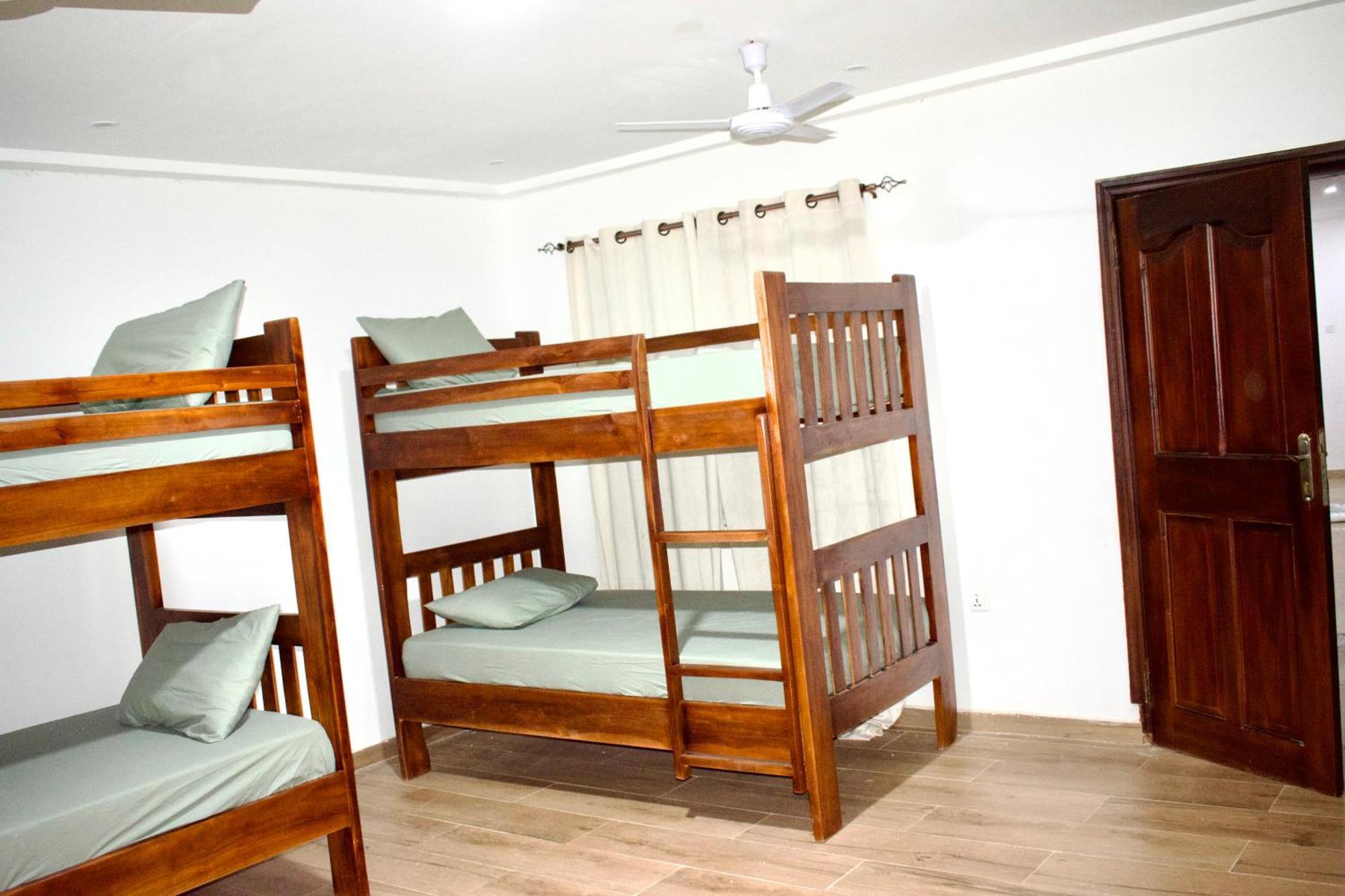 Tree House Hostel Tamale Exterior photo